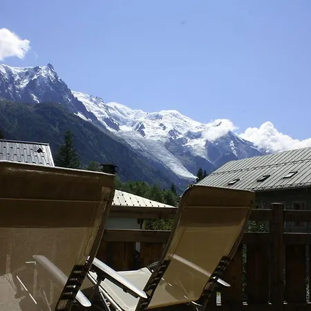 Horská chata Les Praz - Year Chamonix